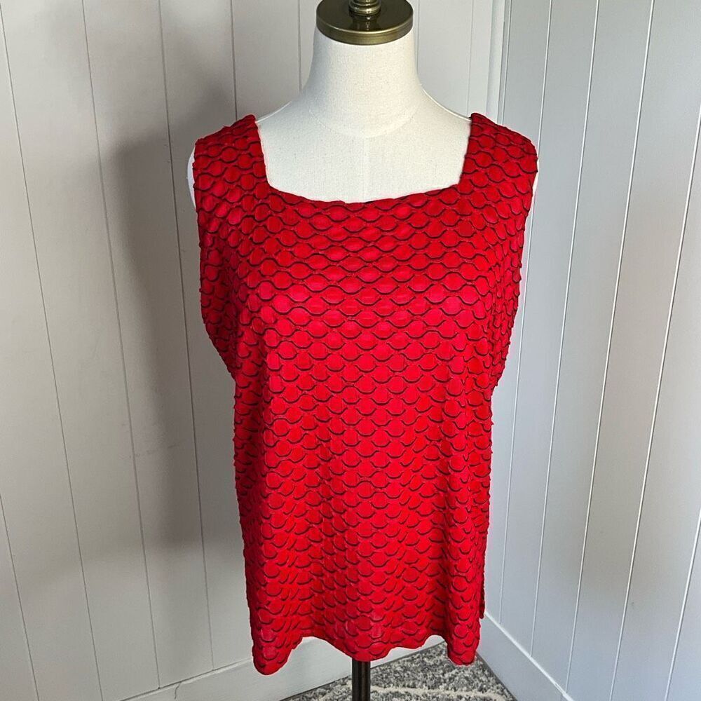 A Touch of Class Clothing Womens Size S/M Sleeveless Blouse Top Red Textured